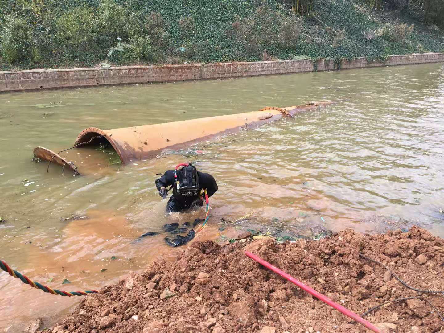 过江管道下沉